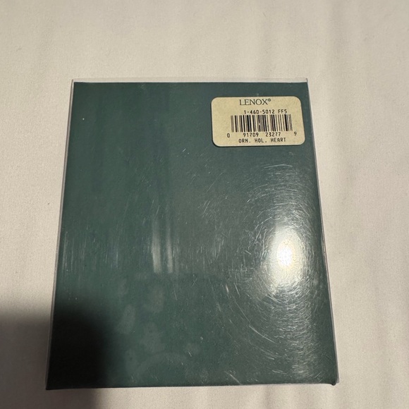 Lenox Vintage Holiday Heart Porcelain Christmas Ornament - Picture 3 of 3